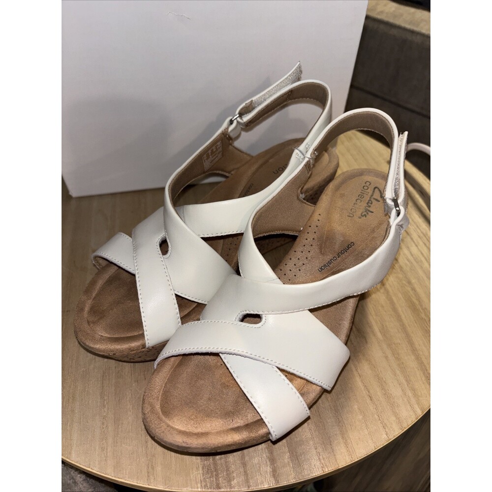 Sz 8 White Clarks Wedge Sandals Cork Sole Strappy Cushion Insole Cute And Comfy